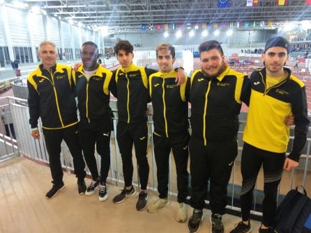 Participantes en el nacional Sub23 en Salamanca con el entrenador Andrés Denia