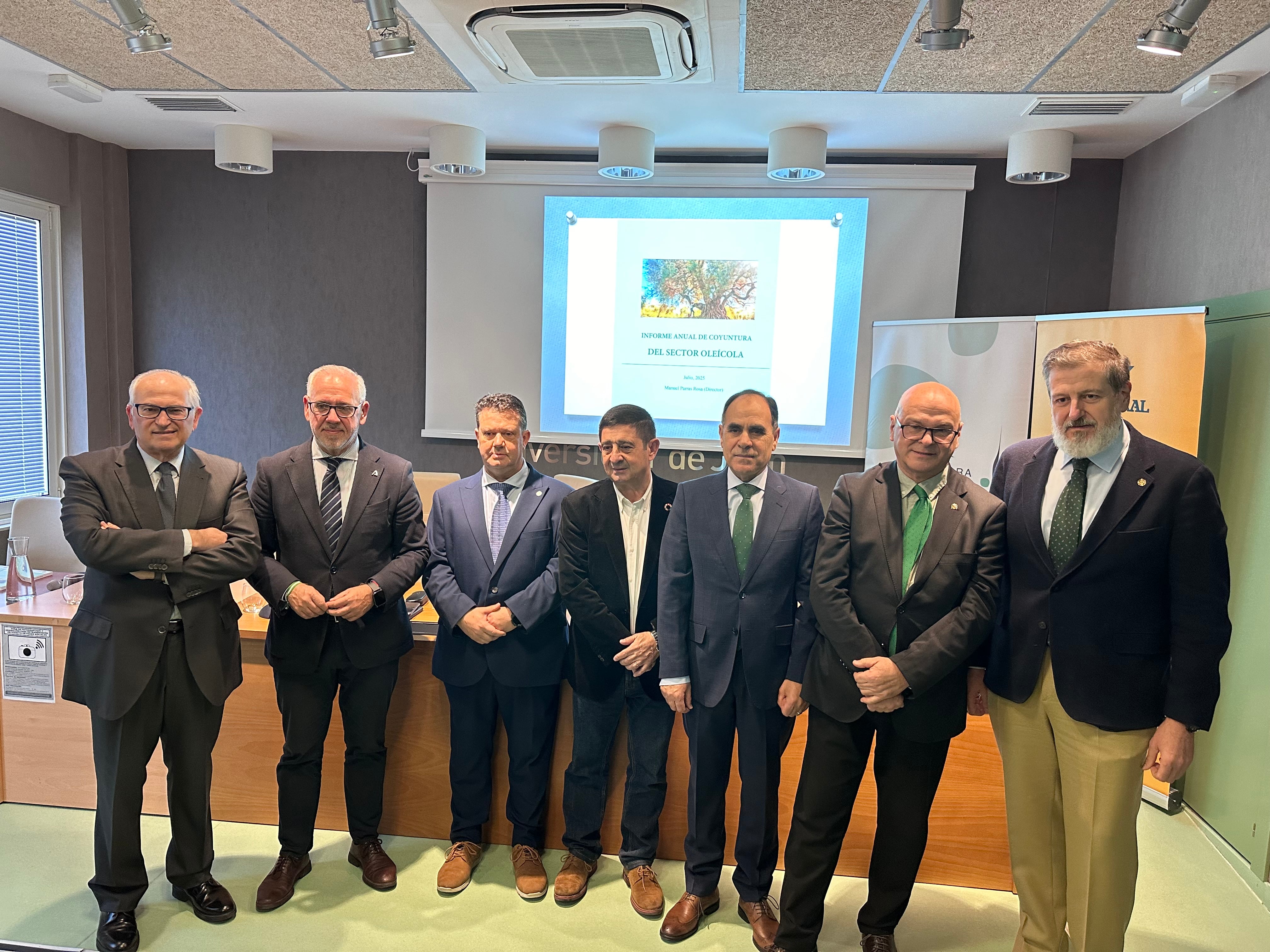 El consumo de aceite de oliva virgen extra se recupera más de un 60 % en 2025, según el Informe de Coyuntura del Sector Oleícola