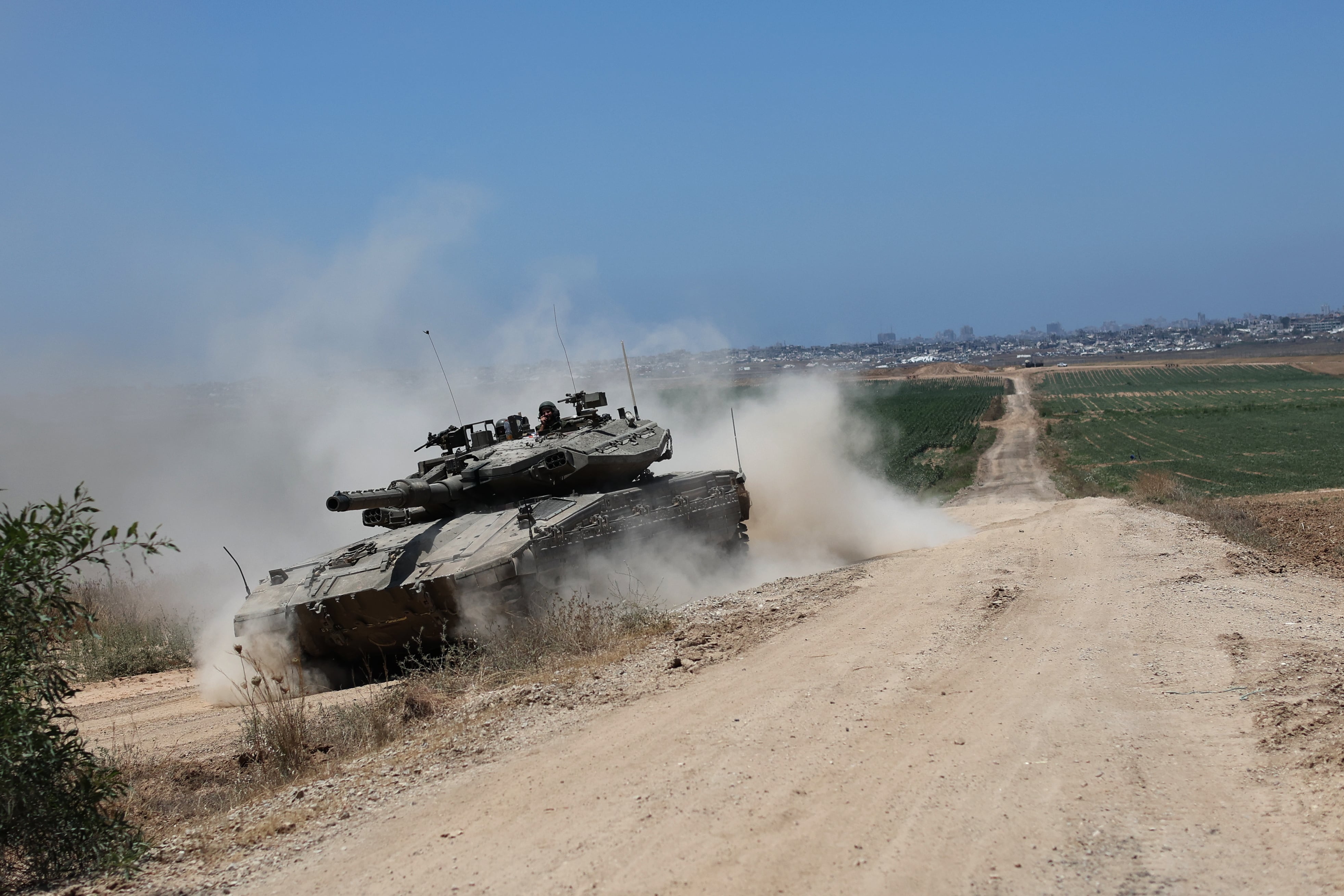 Israel continúa los combates en Yabalia mientras avanza hacia Rafah. EFE/EPA/ATEF SAFADI