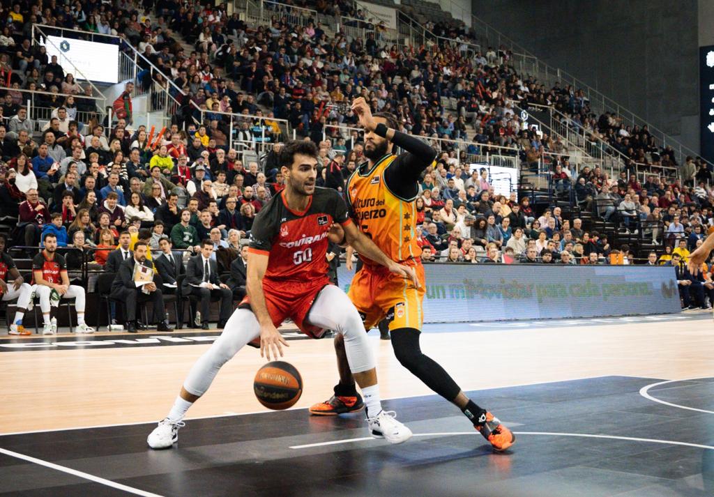 Jacobo Díaz en un partido de la Liga Endesa de la pasada temporada frente al Valencia Basket. / Foto: Covirán Granada