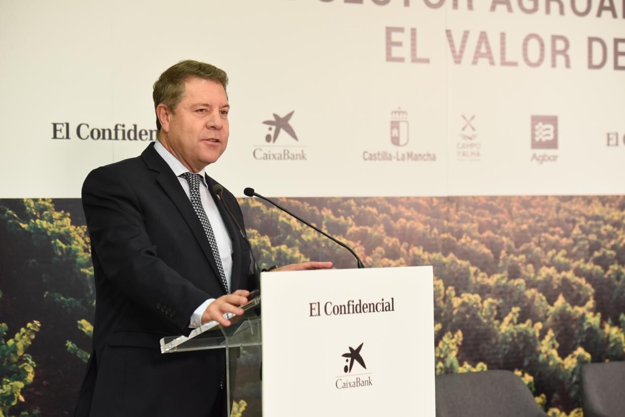 El presidente de la Junta de Castilla la Mancha anunciando este proyecto