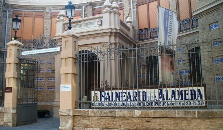 Compromís pide al Gobierno de María José Catalá que se dé prisa en reabrir el balneario de la Alameda