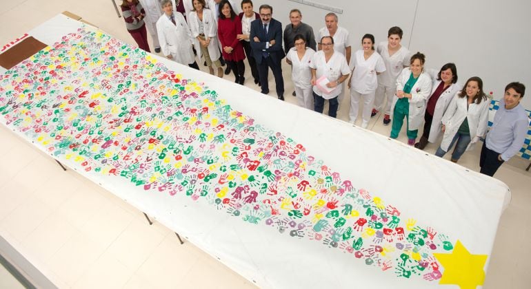 El mural tiene 10 metros de altura y ya luce en la fachada del Hospital Nacional de Parapléjicos de Toledo