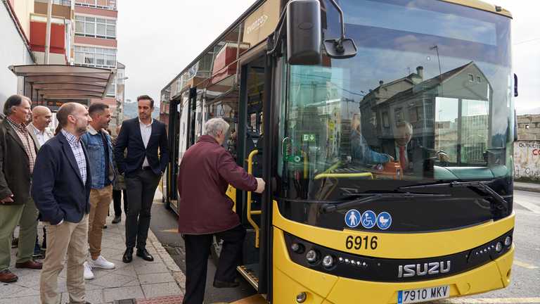El alcalde, Gonzalo Jácome, durante la presentación del primero de los conocidos como 'busitos'