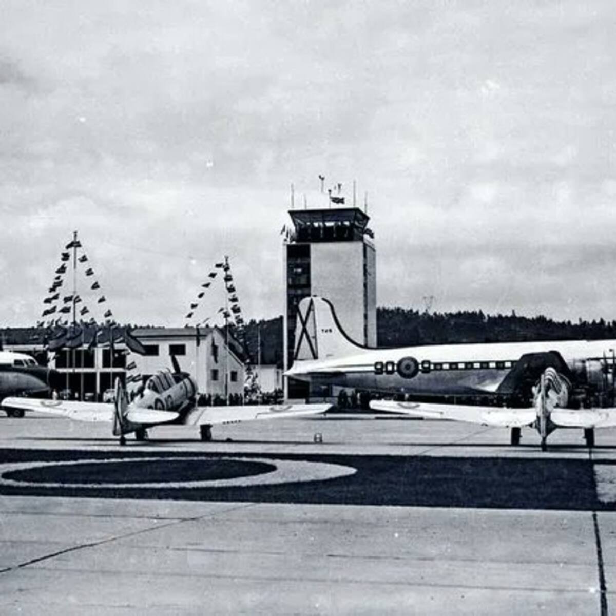 El aeropuerto de Alvedro cumple 60 años