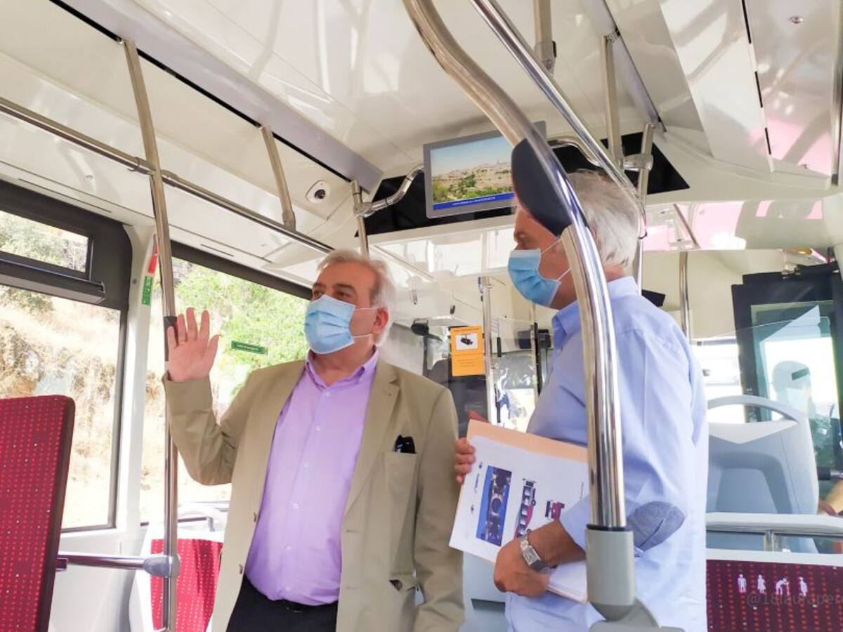 Toledo incorpora dos nuevos vehículos de autobuses
