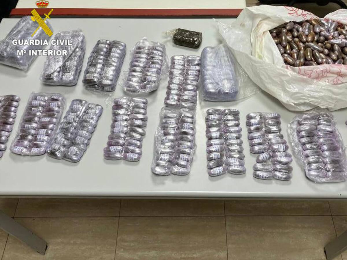 Detenido un conductor en la AP7 al hallar en su vehículo más de seis kilos de hachís