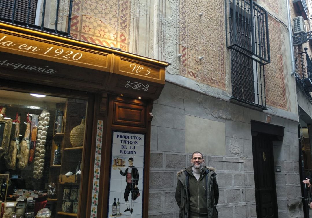 El restaurador Miguel Bonache en la calle hombre de palo 5