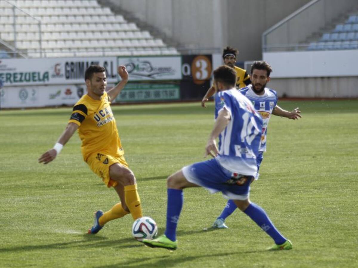 Los cinco clubes de Segunda División B quieren estar juntos en el mismo grupo