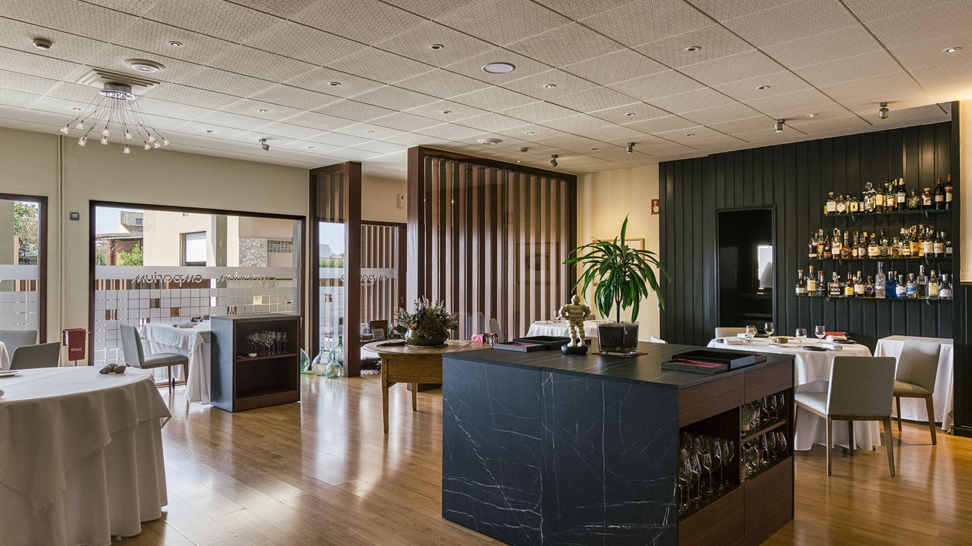 Restaurant Empòrium, entre mar i muntanya (Restaurant Empòrium)