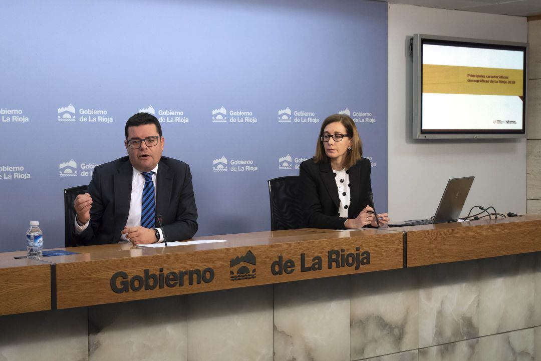 El consejero señala que la economía riojana crece 