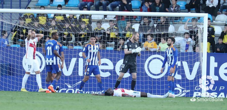 La SD Huesca vuelve de vacío de Ponferrada