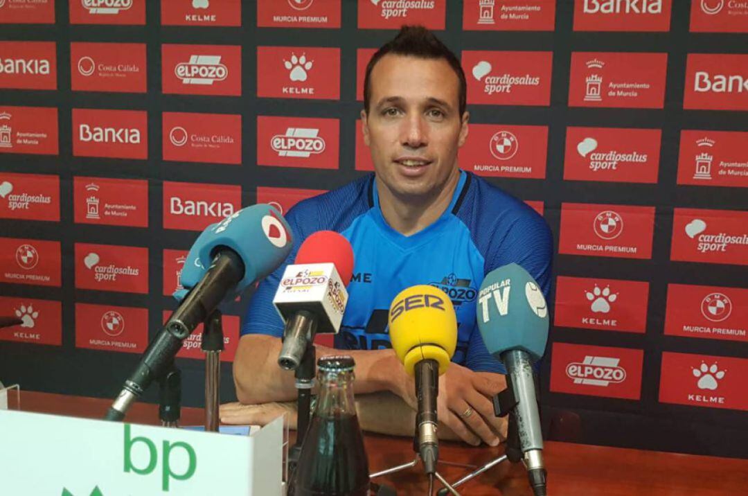 Diego Giustozzi en sala de prensa