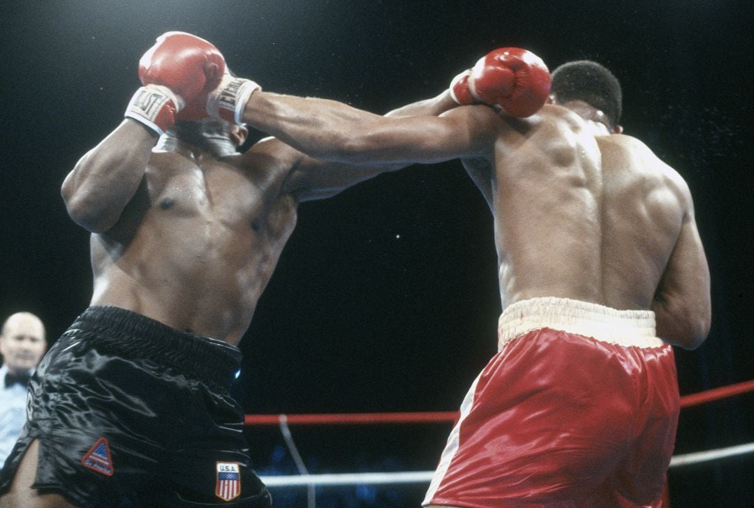 Mike Tyson contra James Smith