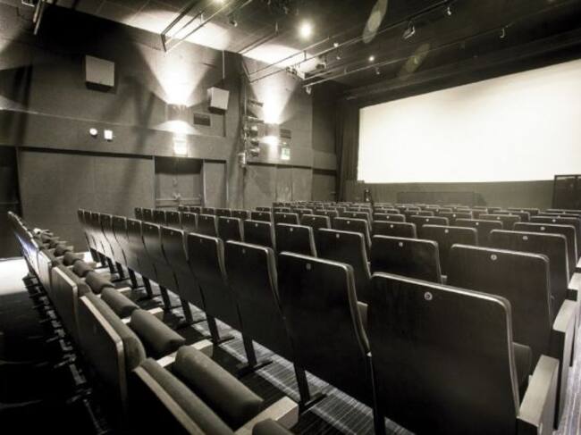 Sala de cine "Buñuel", en el Centro de Innovación Cultural "El Almacén".
