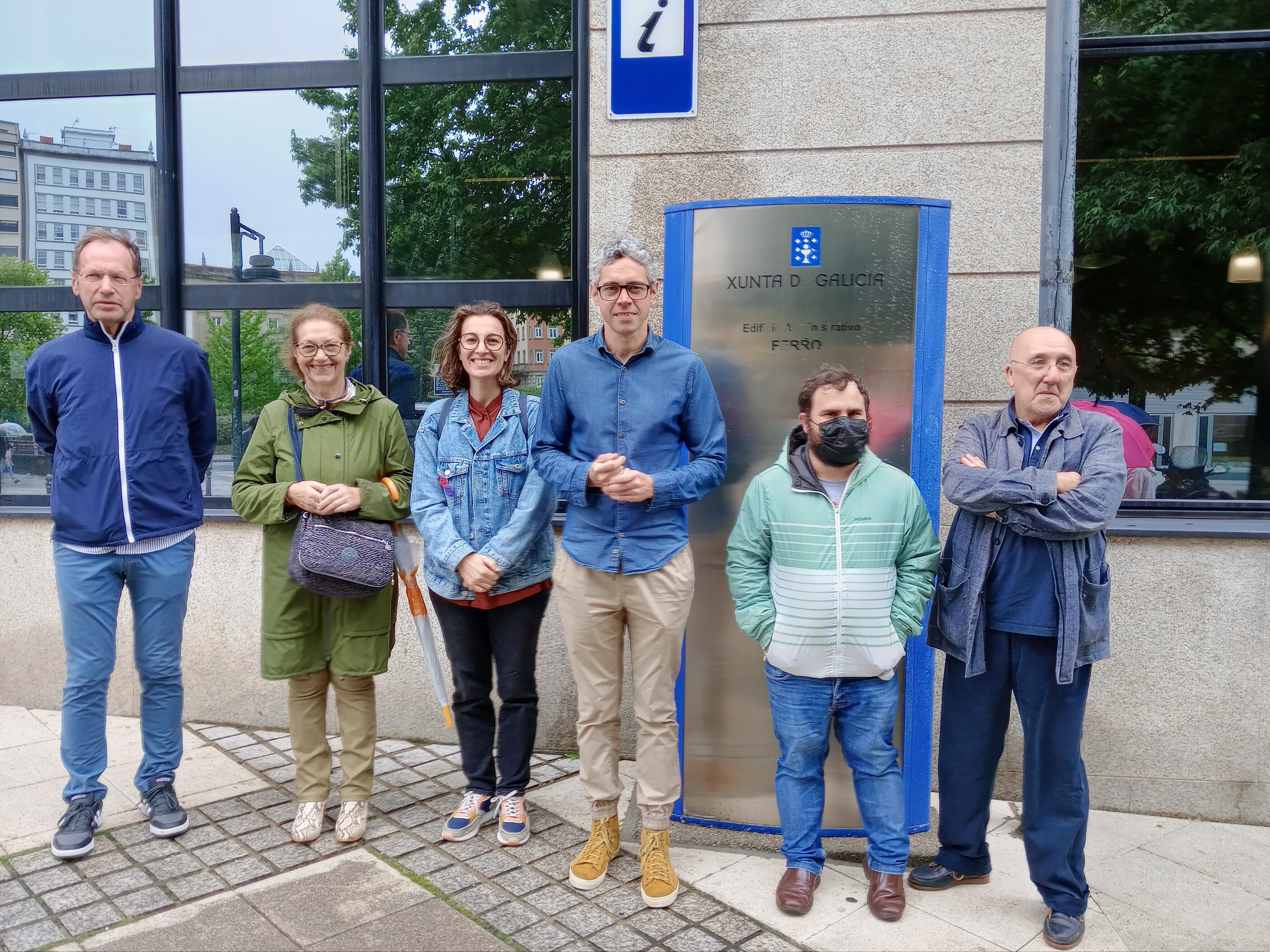 Miembros de BNG y entidades, este miércoles ante la sede de la Xunta