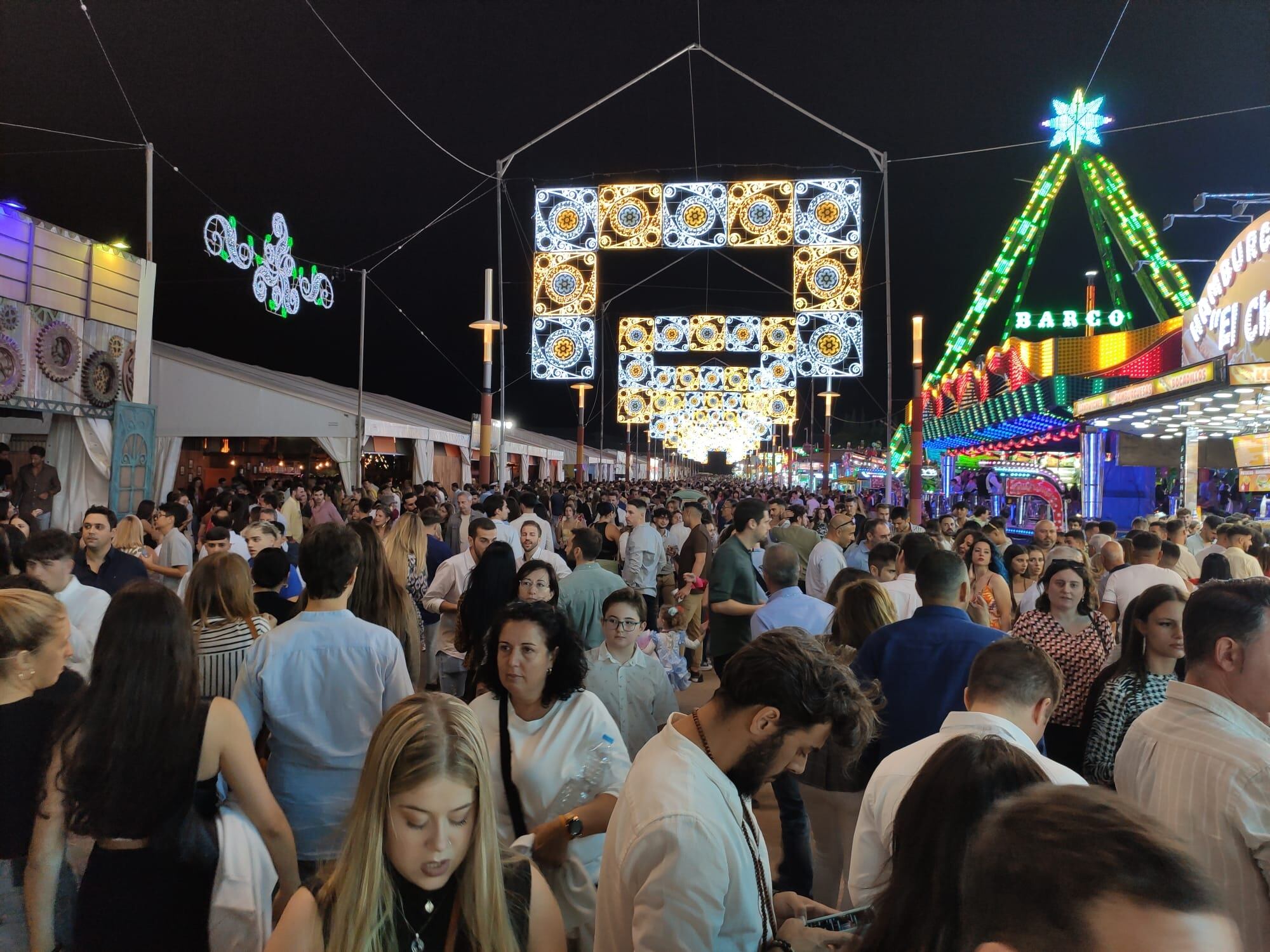 El recinto ferial de Jaén capital lleno hasta la bandera en la primera jornada de la Feria de San Lucas de 2022