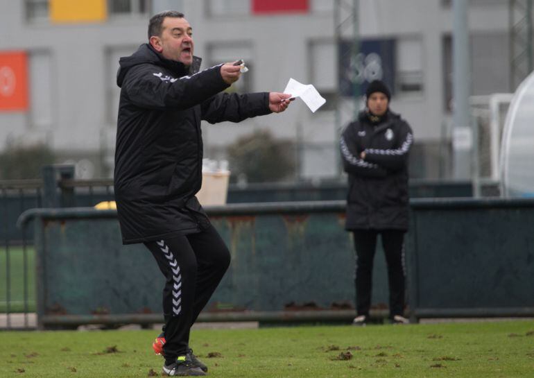 El técnico vizcaíno estuvo en El Sardinero como entrenador del Mirandés y el Logroñés.