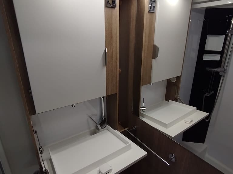 Interior de una de las autocaravanas