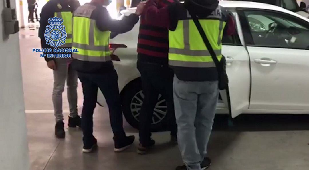 Un momento de la detención.