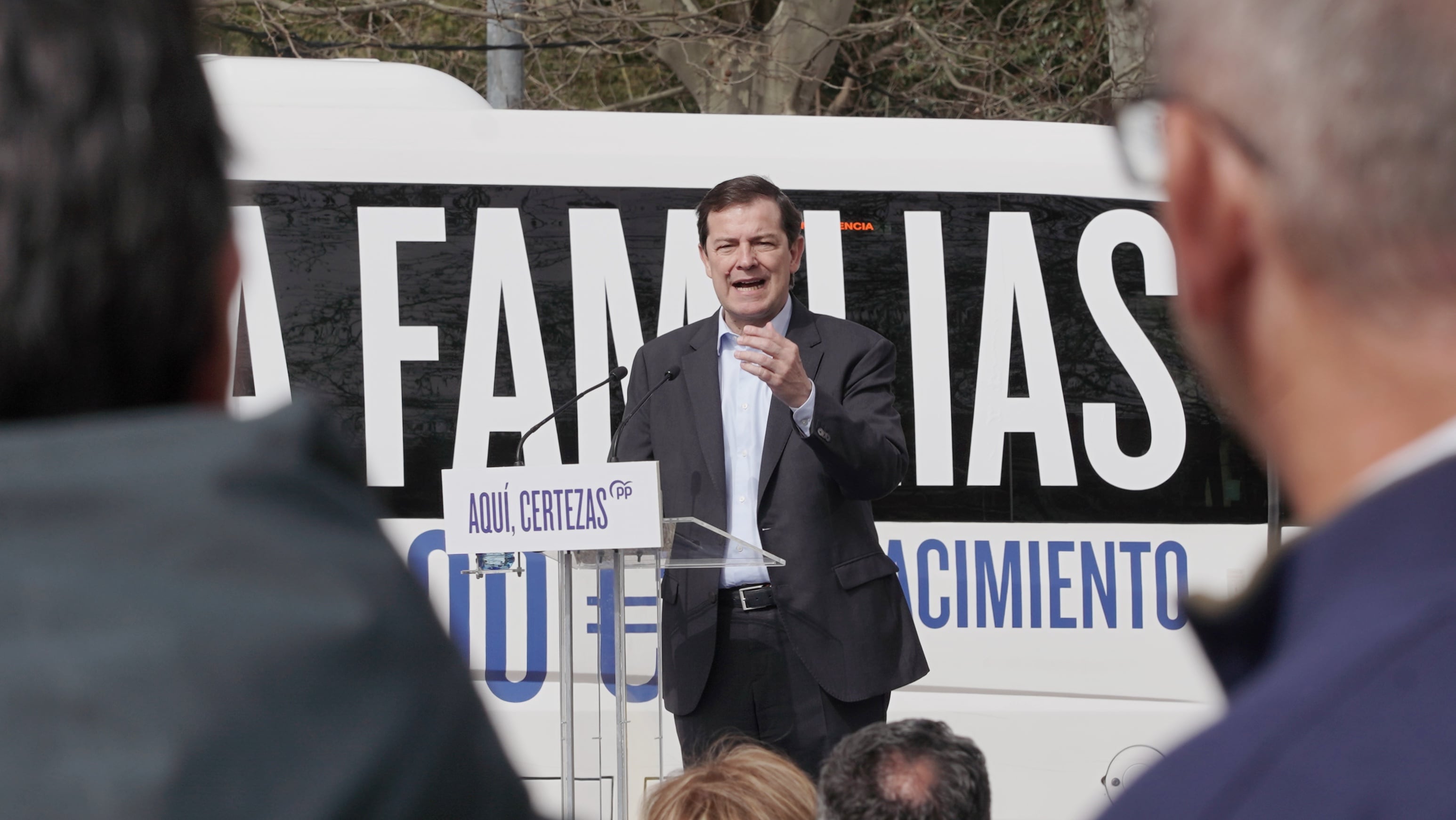 El candidato del Partido Popular a la reelección como presidente de la Junta, Alfonso Fernández Mañueco, clausura un acto en Valladolid
