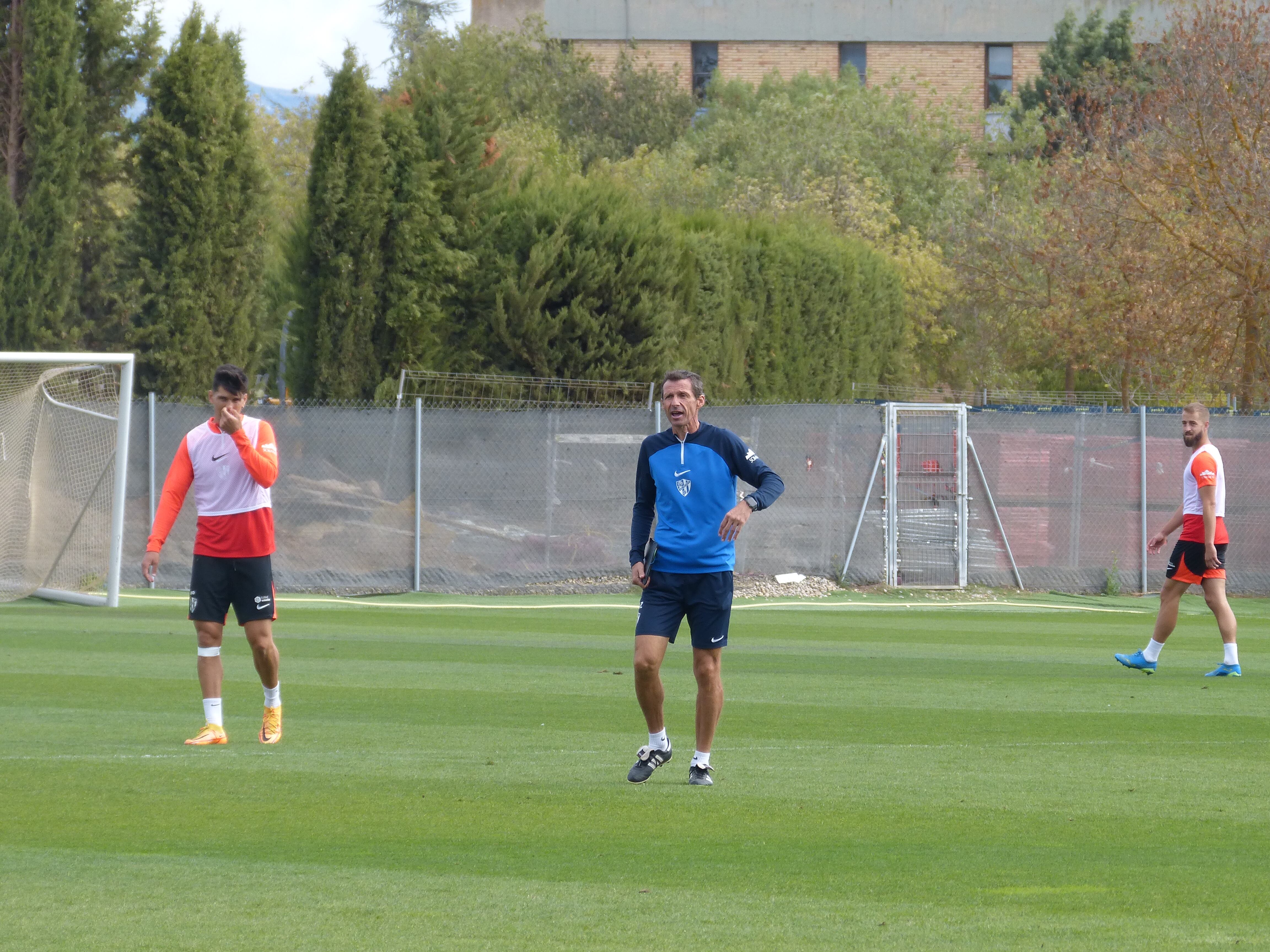Ziganda sigue preparando con su equipo el partido del domingo en Granada