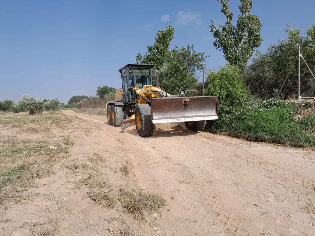 Maquina en caminos rurales