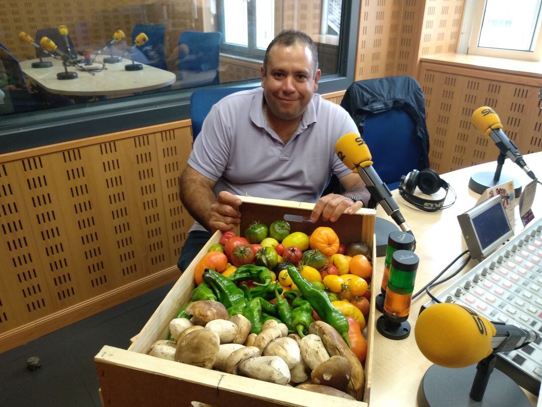 Toño Jiménez, en los estudios de Radio Castilla