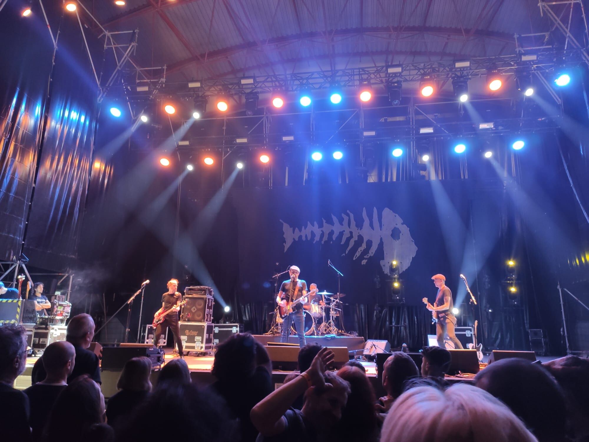 El grupo Los Enemigos actuando en el Auditorio de la Alameda de Jaén capital.
