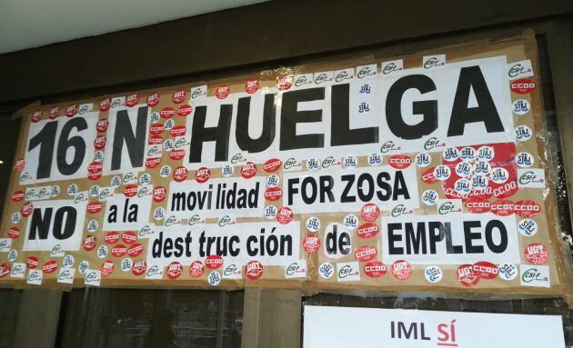 Cartel en los juzgados de Madrid en Plaza de Castilla