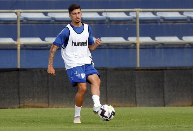 Cristo Romero en un entrenamiento con el Málaga CF