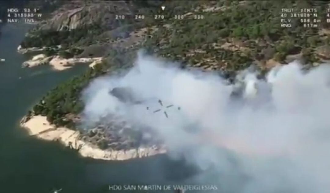 Incendio en el Pantano de San Juan en San Martín de Valdeiglesias, Madrid.