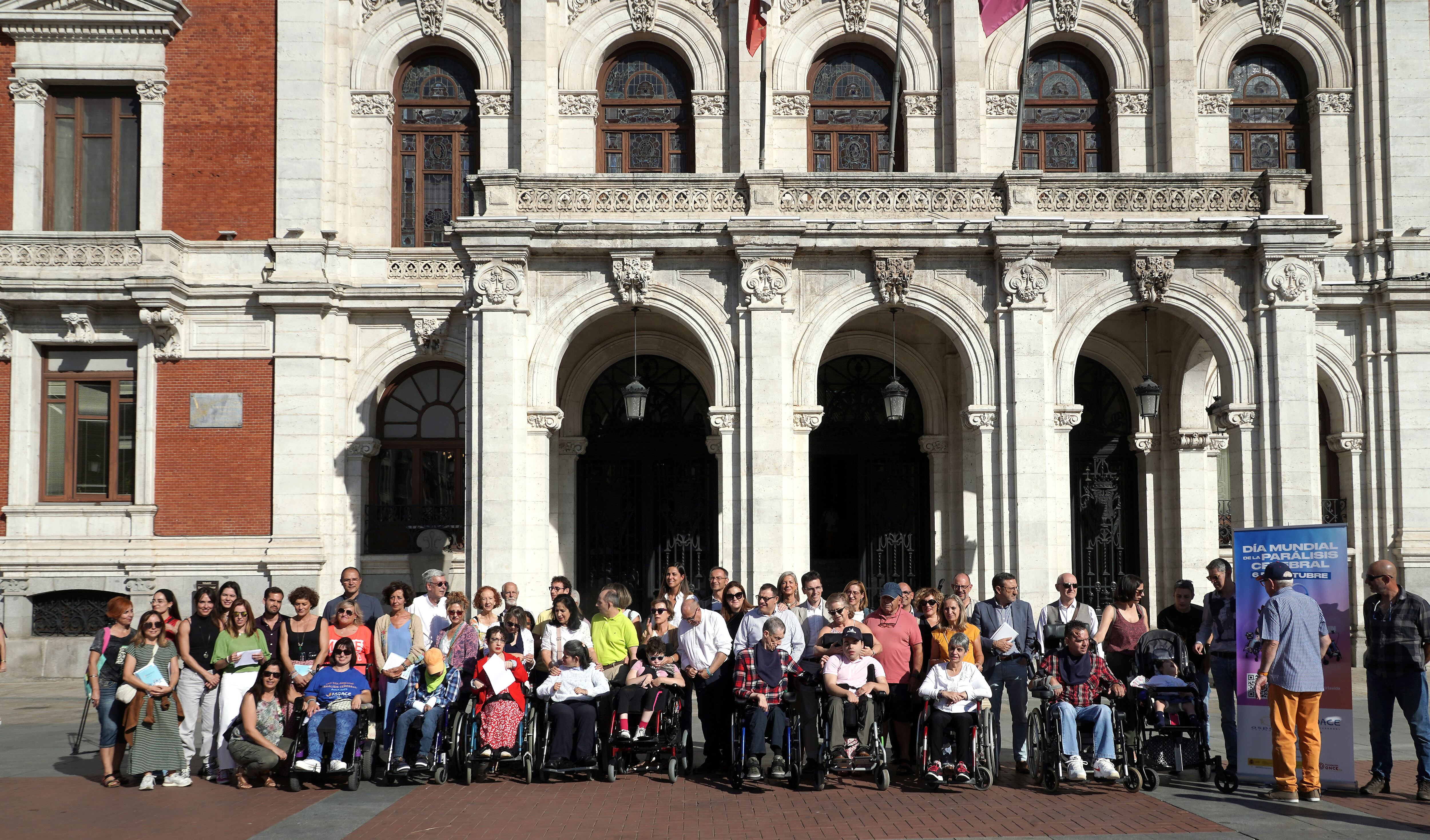 Celebración del Día Mundial de la Parálisis Cerebral en la Plaza Mayor de Valladolid