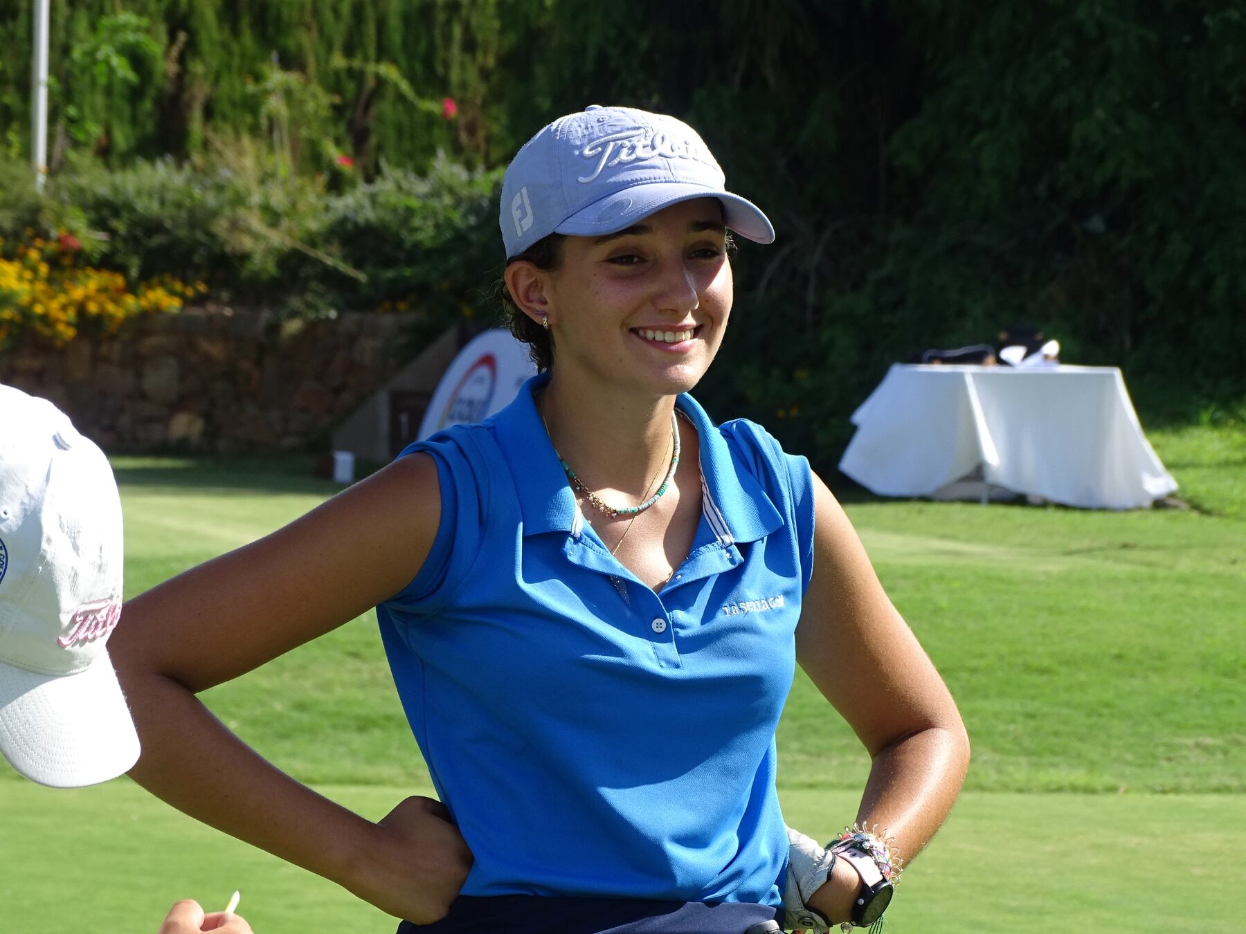 La joven golfista pegolina Alba Camps durante el torneo.