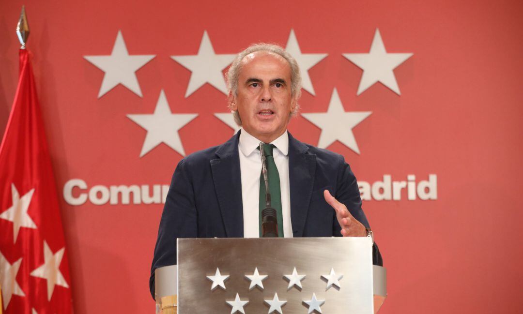 El consejero de Sanidad, Enrique Ruiz Escudero