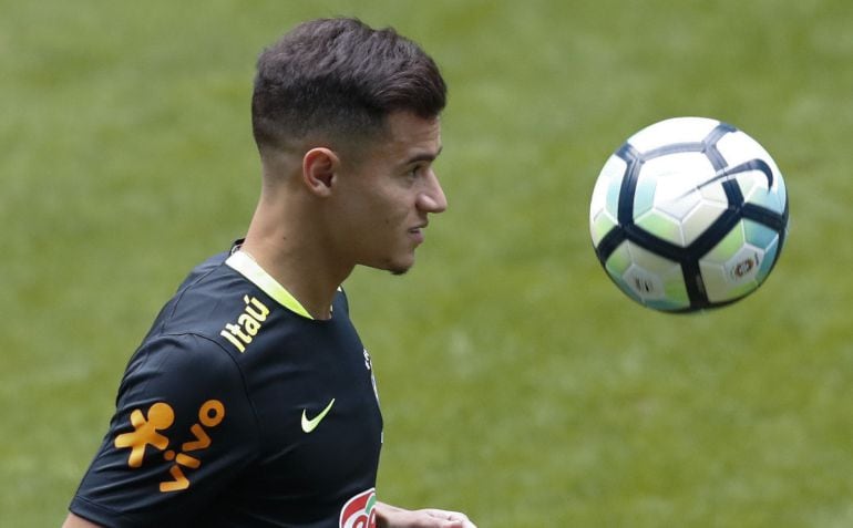 Coutinho durante un entrenamiento con Brasil 