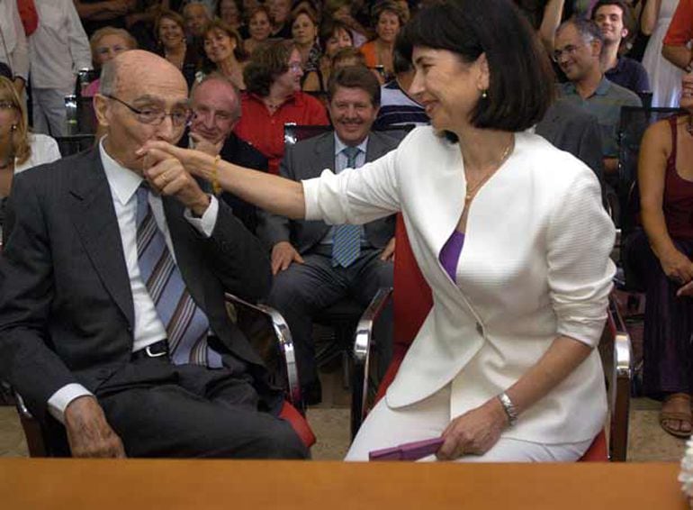 José Saramago y Pilar del Río, el día de su boda civil en Castril(Granada)