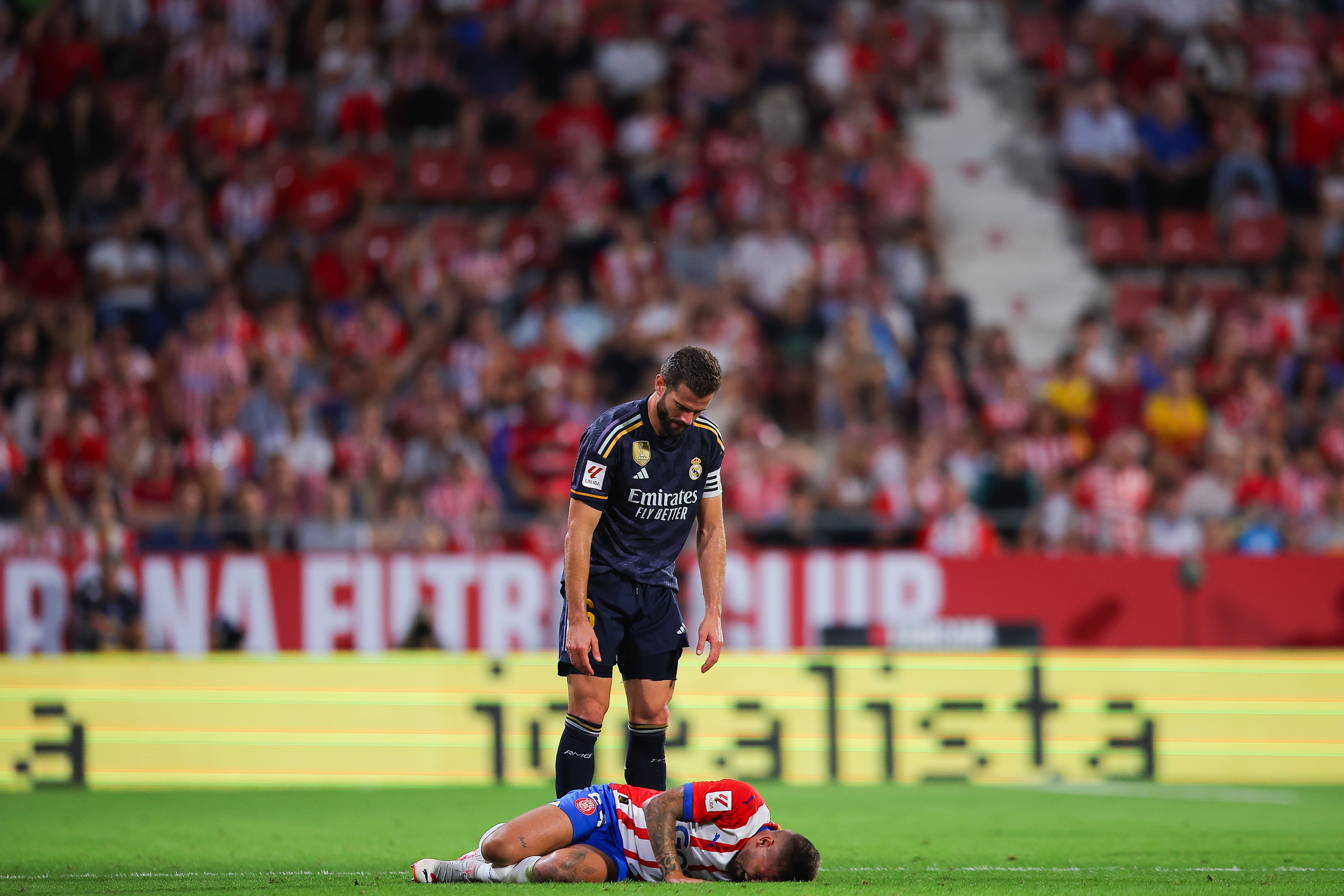 Nacho Fernández, tras la entrada a Portu en el partido frente al Girona. (Eric Alonso/Getty Images).