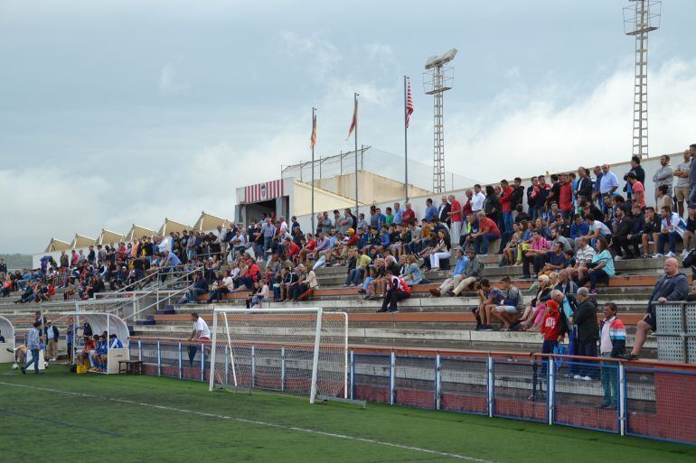 Grada del campo municipal de Jávea.