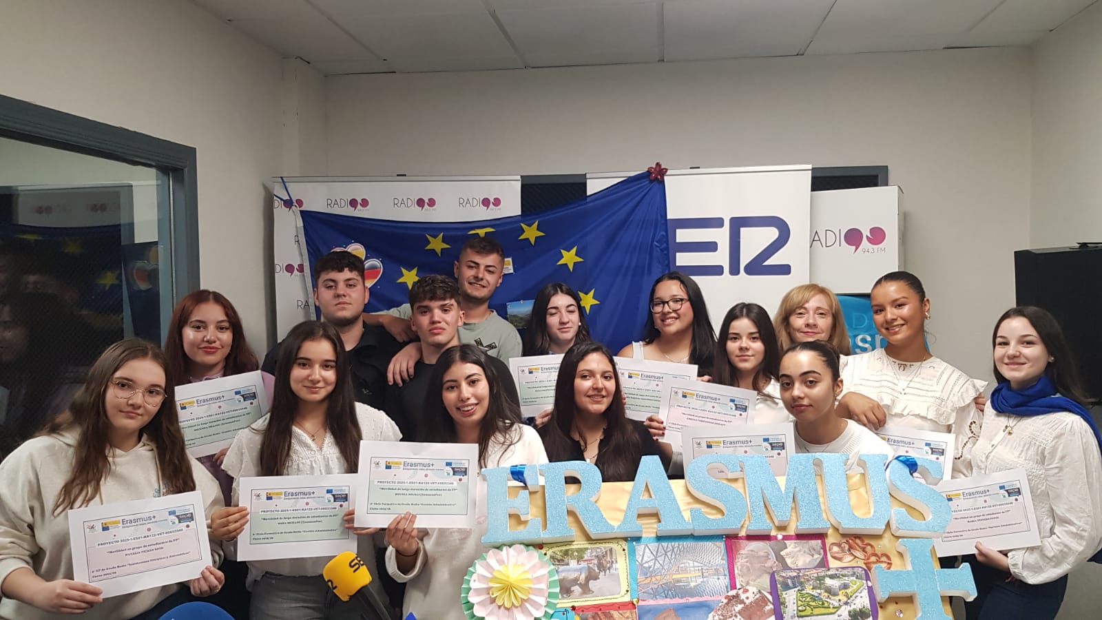 Alumnos seleccionados Erasmus+ IES Jorge Manrique con la coordinadora MªÁngeles Villalba