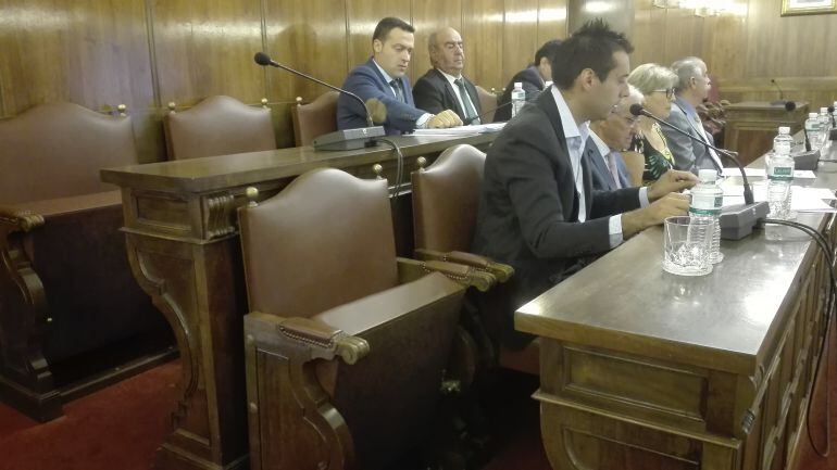 Escaño vacio del ex alcalde de Rosinos de la Requejada, Angel Prada