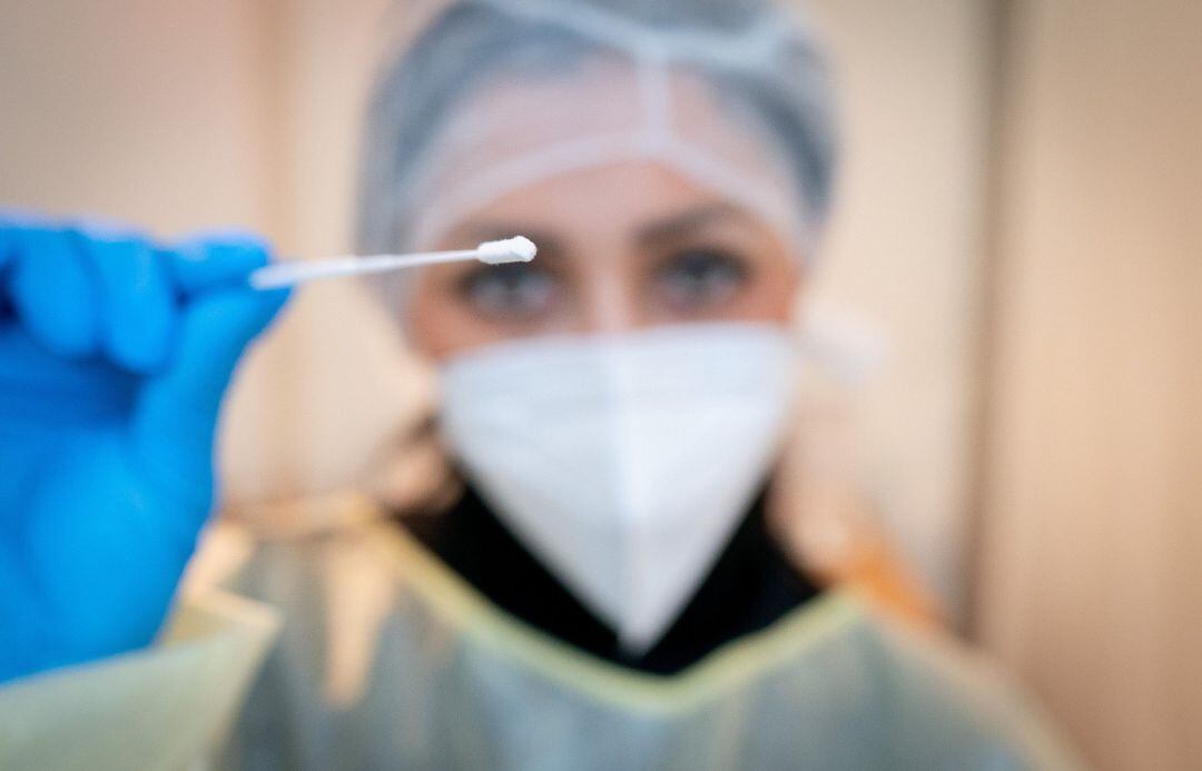 Canarias financiará PRC gratuitas a residentes y estudiantes antes de su vuelta a las islas en Navidades