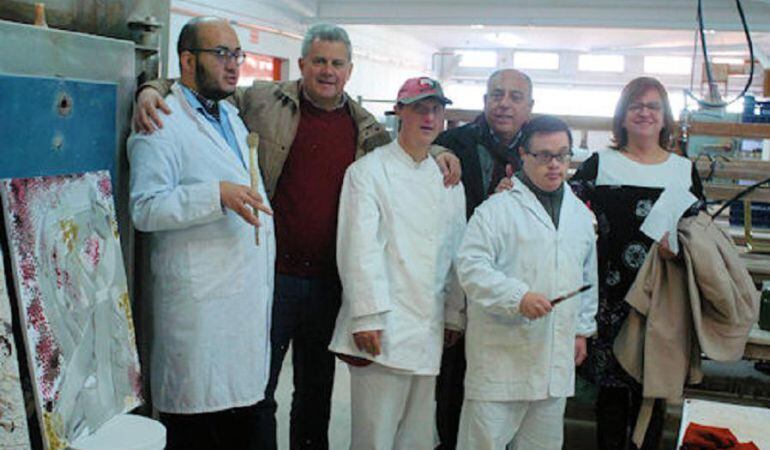 Visita del alcalde, Narciso Romero, a la Fundación Gil Gayarre