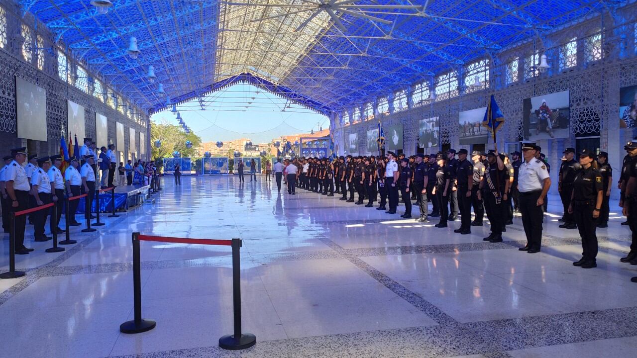 Araceli Poblador, subdelegada del Gobierno, ha presidido el acto de recepción de las nuevas incorporaciones en Casa del Mediterráneo