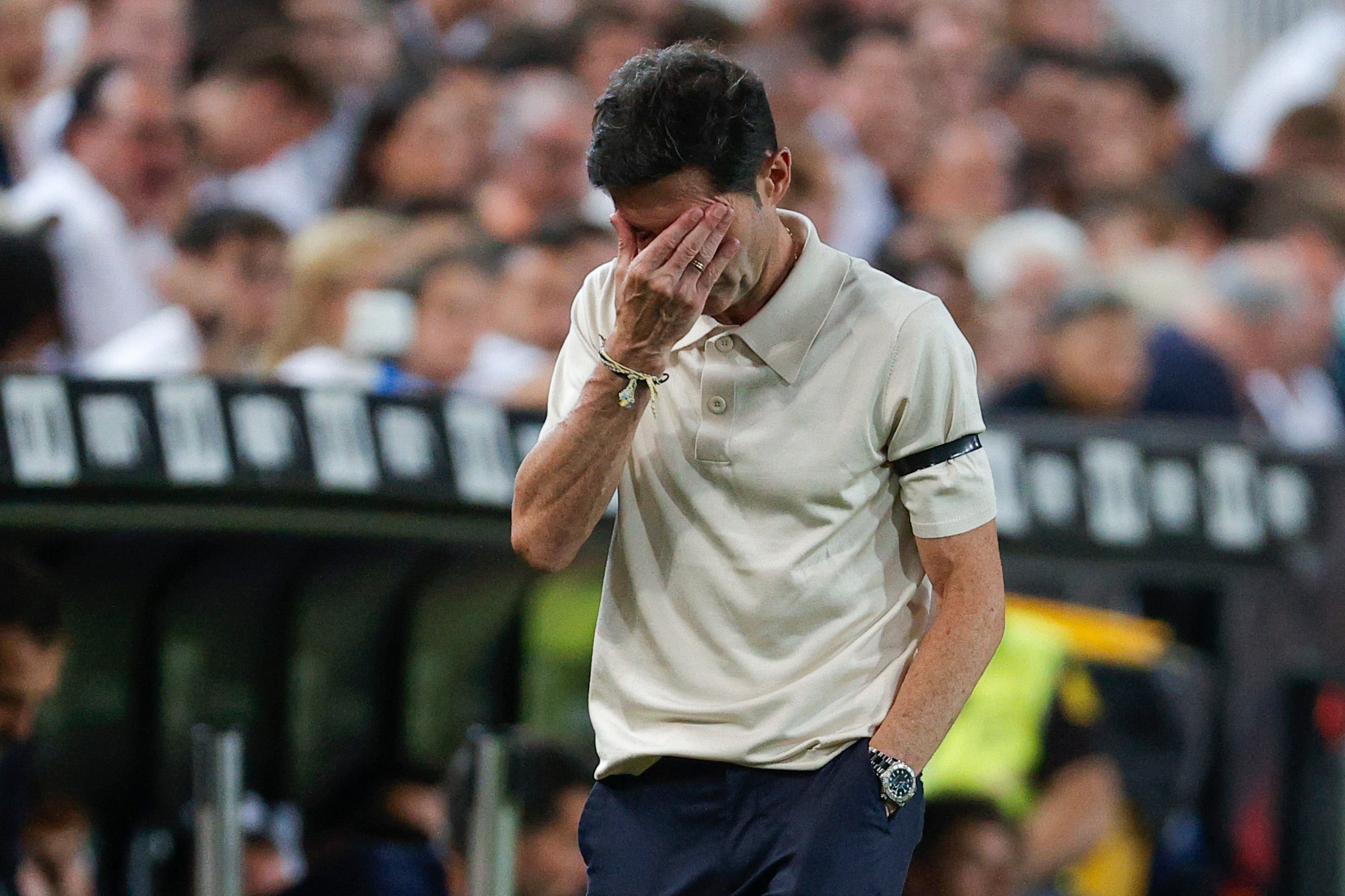 VALENCIA , 31/08/2024.- El entrenador del Villarreal, Marcelino García Total, durante el partido de LaLiga entre el Valencia y el Villarreal, este sábado en el estadio de Mestalla. EFE/ Manuel Bruque
