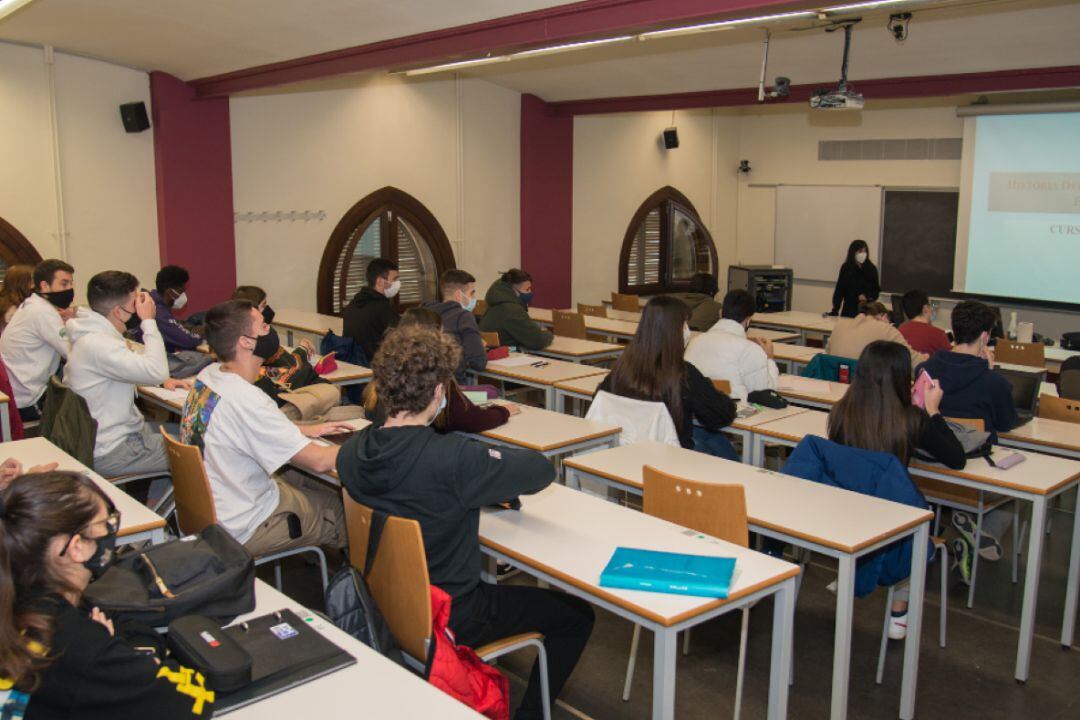 Clase de primer grado en la Universitat de Lleida