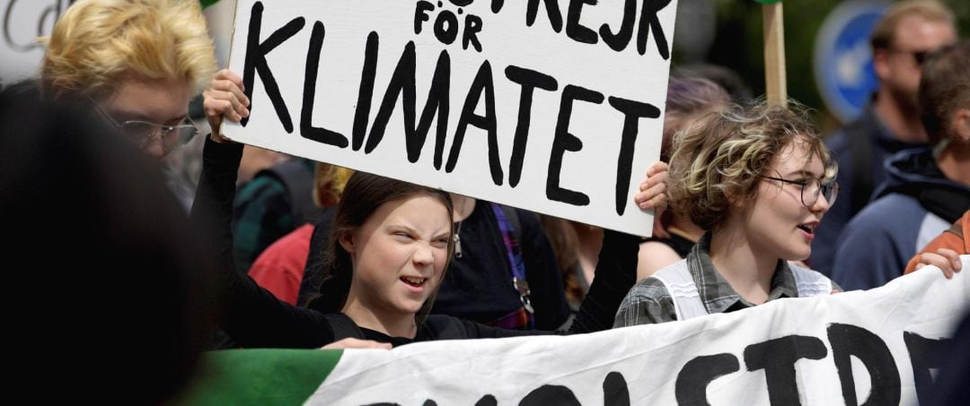 La joven activista Greta Thunberg participa en una manifestación contra el cambio climático en Estocomo