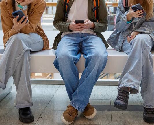 La nueva Asesoría en Adicciones, un recurso gratuito que pone a disposición de la ciudadanía el área de Servicios Sociales a través del Programa de Educación y Acompañamiento.