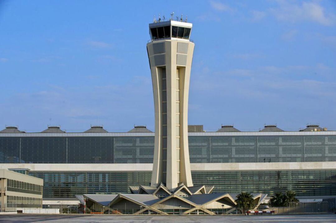 Torre de control del aerpuerto de Málaga-Costa del Sol