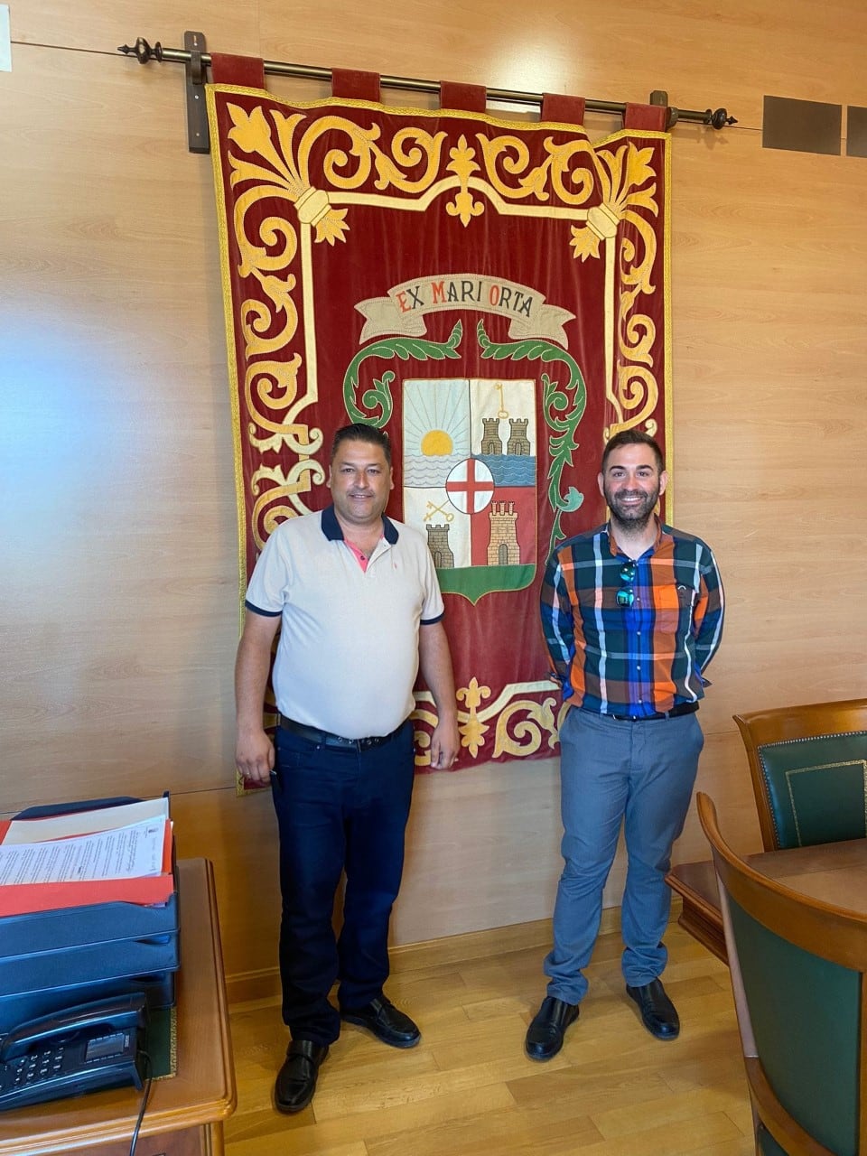 Juan Pedro Molina y Sergio Domínguez en el ayuntamiento.